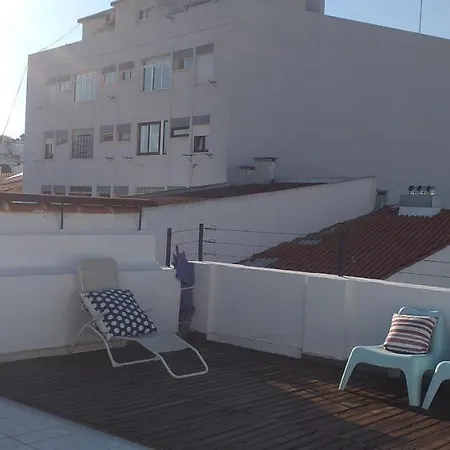 Daire A Dú Almirrante Setúbal